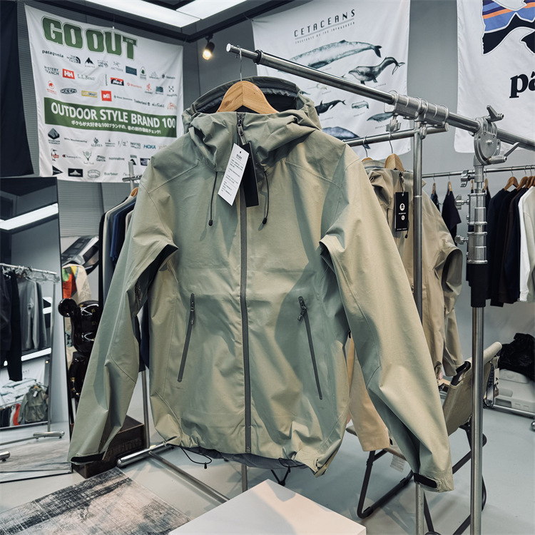 Bt Replacement! Underarm Zipper Full Body Laminated Men's and Women's Outdoor Windproof and Waterproof Hard Shell Assault Outwear