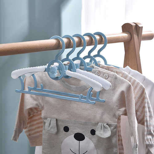 Children's multifunctional cartoon folding clothes hanger baby retractable non-slip clothes hanger windproof and traceless clothespin