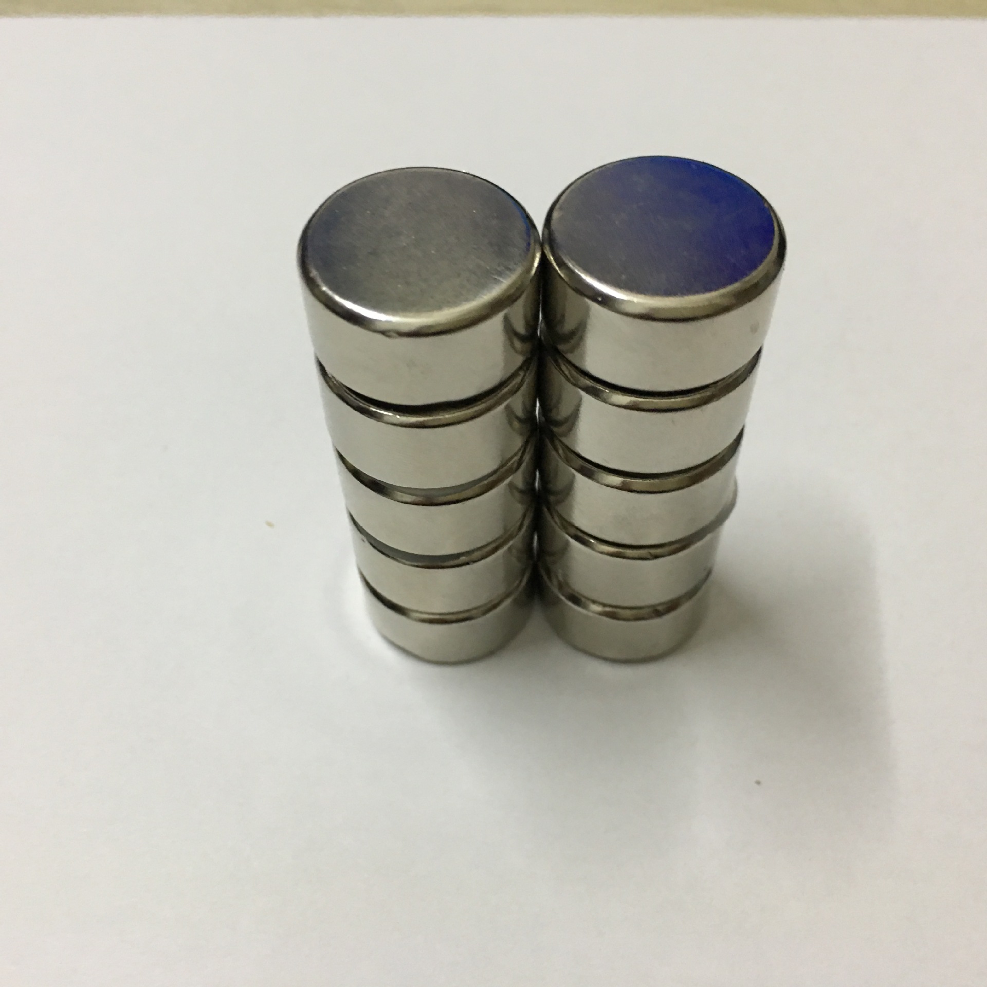 高强磁铁50X30 磁石 吸铁石 厂家直销；钕铁硼圆形强力磁铁50*30