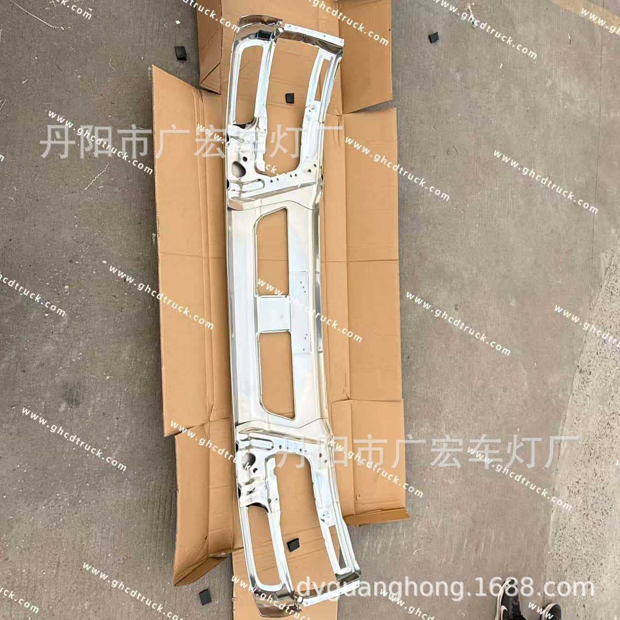 Suitable for Mitsubishi Fusofm1524 Series Electroplated Truck Front Bumper Anti-Collision Decorative Parts Anti-Collision Bar
