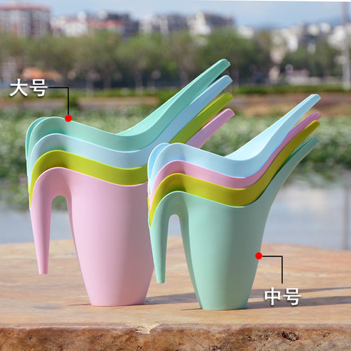 Long-mouthed flower watering kettle, household large-capacity gardening, green plant and flower watering kettle, plastic spray kettle