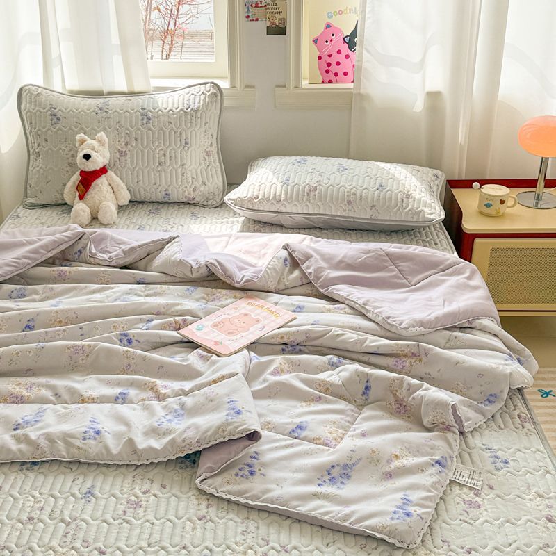 Estera de látex de seda de hielo de verano Juego de cuatro piezas de edredón fresco de verano 2025 nuevo edredón de aire acondicionado cama de dormitorio juego de cuatro piezas de edredón de verano