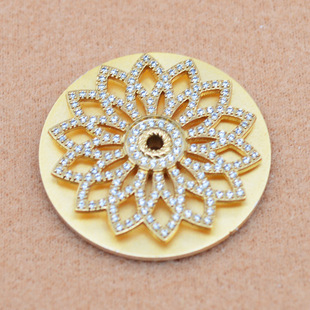 Literary Jewelry Factory Produces Japanese Imported Bearings with Diamond-Encrusted Assembly Hardware Rotating Snowflake Flower Surface
