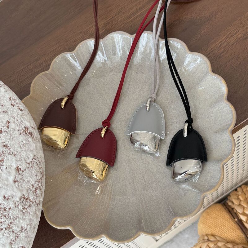 Korean Ins Blogger's Same Style Simple Metal Leather Pendant Necklace Women's Fashionable Trendyy Long Pull Sweater Chain Korean Ins Blogger's Same Style Simple Metal Leather Pendant Necklace Women's Fashionable Trendyy Long Pull Sweater Chain