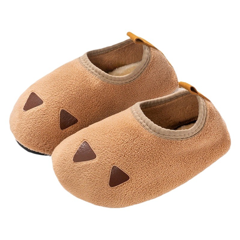 Zapatos de piso de los niños de fondo grueso polar antideslizante hogar inferior suave forro polar grueso felpa zapatos de dibujos animados a prueba de frío calcetines de piso