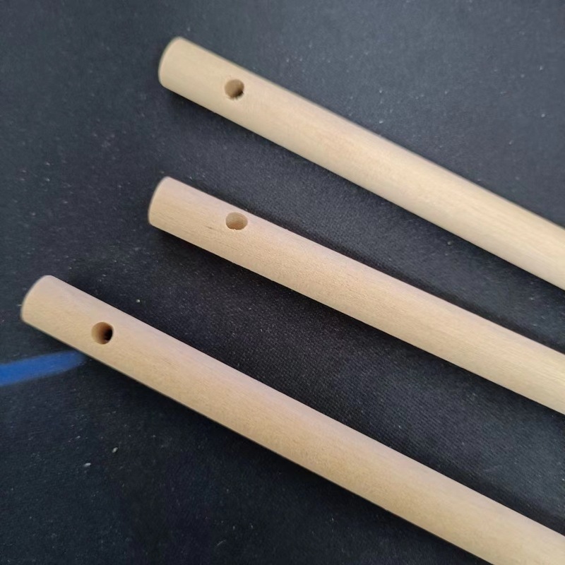 丸太の棒は穴を開けて溝を開けます。|undefined