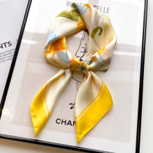 丝巾系脖高级感女2025新款小方巾搭配衬衫领巾围脖子薄腰果绑发带