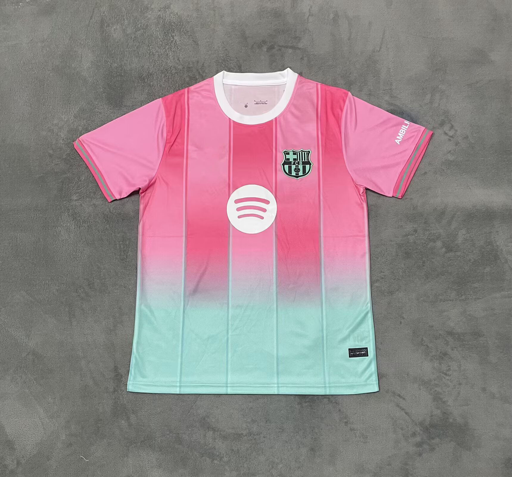 25-26 Fabricante especial de ropa de fútbol venta directa de una camiseta de malla camiseta de mangas cortas ropa de fútbol deportiva