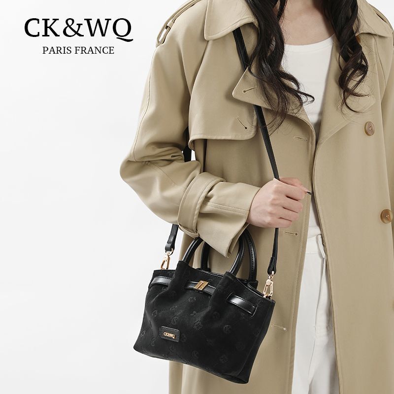 CK&WQ/2025 Autumn/Winter New High-End Single-Shoulder Stylish Commuting Large-Capacity Women's Tote Bag CK&WQ/2025 Autumn/Winter New High-End Single-Shoulder Stylish Commuting Large-Capacity Women's Tote Bag
