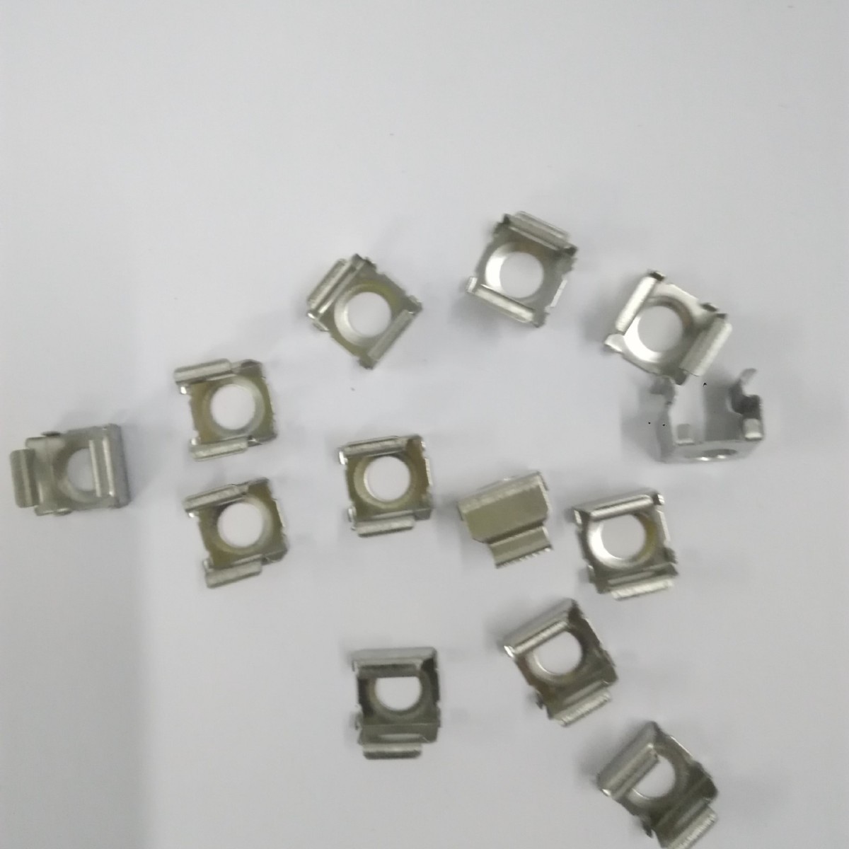 厂家直供 不锈钢螺母扣 不锈钢冲压件 3C插片 黄铜插脚