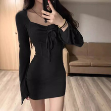 女臀边度方领辣妹春秋装打底包性感绝美度假连衣裙内系带连衣裙子