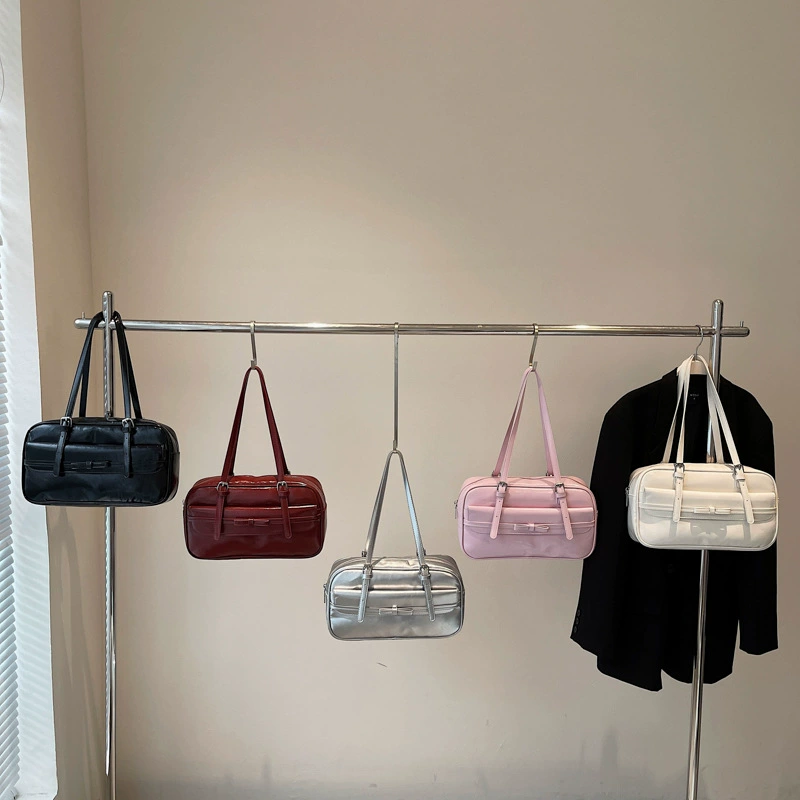 Retro capacious shoulder bag, one-shoulder bag for leisure