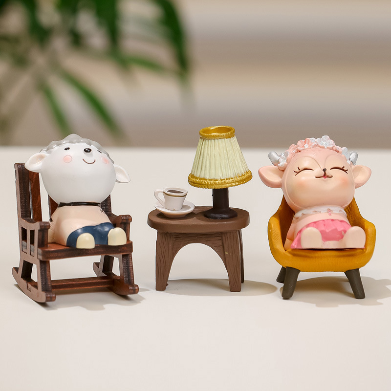 Cartoon Cute Looking up at the School Small Animal Desktop Ornaments Rocking Chair Lying down Cute Pet Office Desk Room Decoration