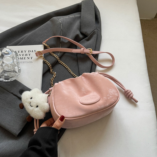 New chain crossbody small bag women's bag 2024 drawstring pleated shoulder bag high-end fashion mobile phone bucket bag