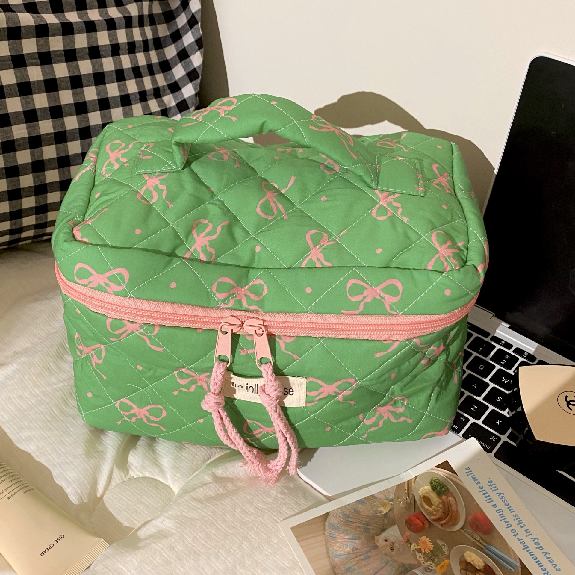 Streetwear Bow Knot Canvas Square Makeup KLEIN bags display picture 6