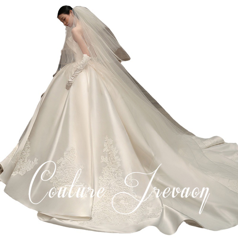 Vestido de novia de lujo de alta gama para novias, nuevo modelo 2026, vestido de satén sin tirantes con un cola grande y único, vestido largo estilo francés.