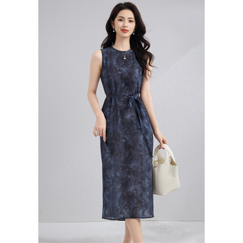 Beautiful and Unique Dress, European and American Style Women's Clothing, Round Neck, Large Size, Loose Fit, Slimming, High-Quality Silk Long Dress