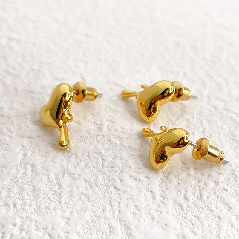 Retro Heart Shape Copper Plating Ear Studs 1 Pair