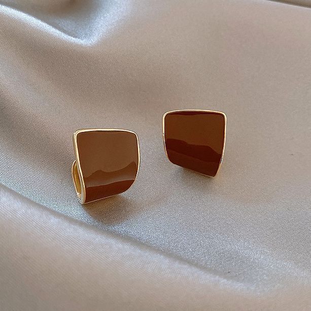 Aguja de plata de moda alta sensación de diamante de goteo de aceite pendientes nicho universal elegante pernos de orejas ligero lujoso temperamento simple orejas para mujeres