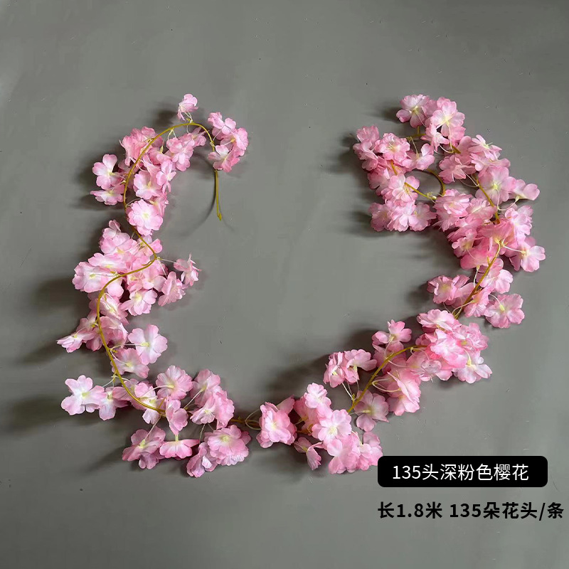 135개의 짙은 분홍색 벚꽃
