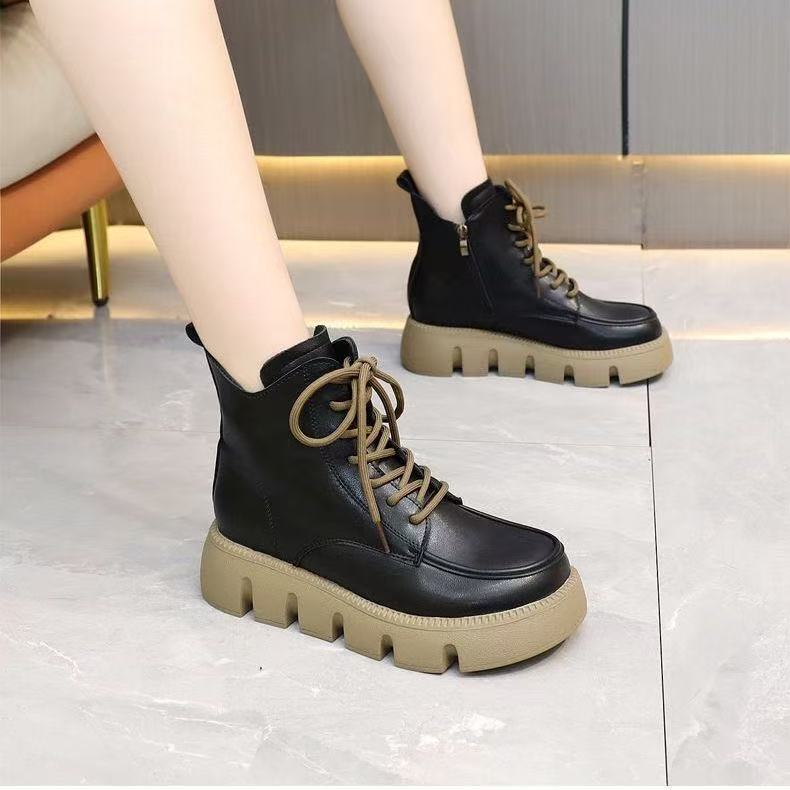 Super Comfortable Martin Boots for Women, British Style, 2026 New Model, Spring, Autumn, and Winter Single Boots, Versatile Platform Sole, Round Toe, Fleece-Lined Short Boots