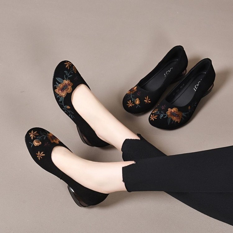 Zapatos de una sola capa de tacón grueso para mujer 2024 primavera nuevos zapatos de mamá de tacón bajo de corte bajo zapatos de punta redonda zapatos bordados zapatos cómodos zapatos de cuero mate