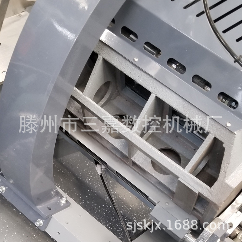 ��������˫ͷ�� ϵͳ�������Ŵ�550�ڰ˷�ת�ڽ�˫ͷ�и����Ͼ�