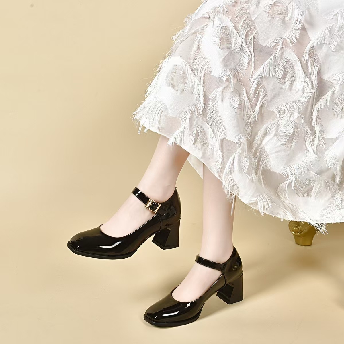 Sandal nữ da bóng mũi vuông quai ngang gót 5 cm — Màu đen cao gót 5 cm chi tiết 3