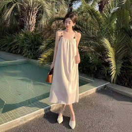 新中式连衣裙女夏季温柔气质小众复古无袖长裙皱面吊带裙高级感潮