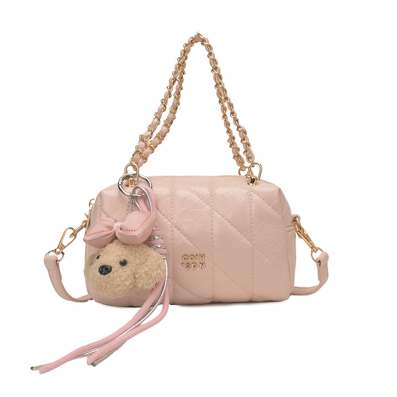Bolsa de estilo de viaje de cadena de diamante para mujeres 2026 nueva sensación diaria de estilo extranjero bolso de hombro otro medio