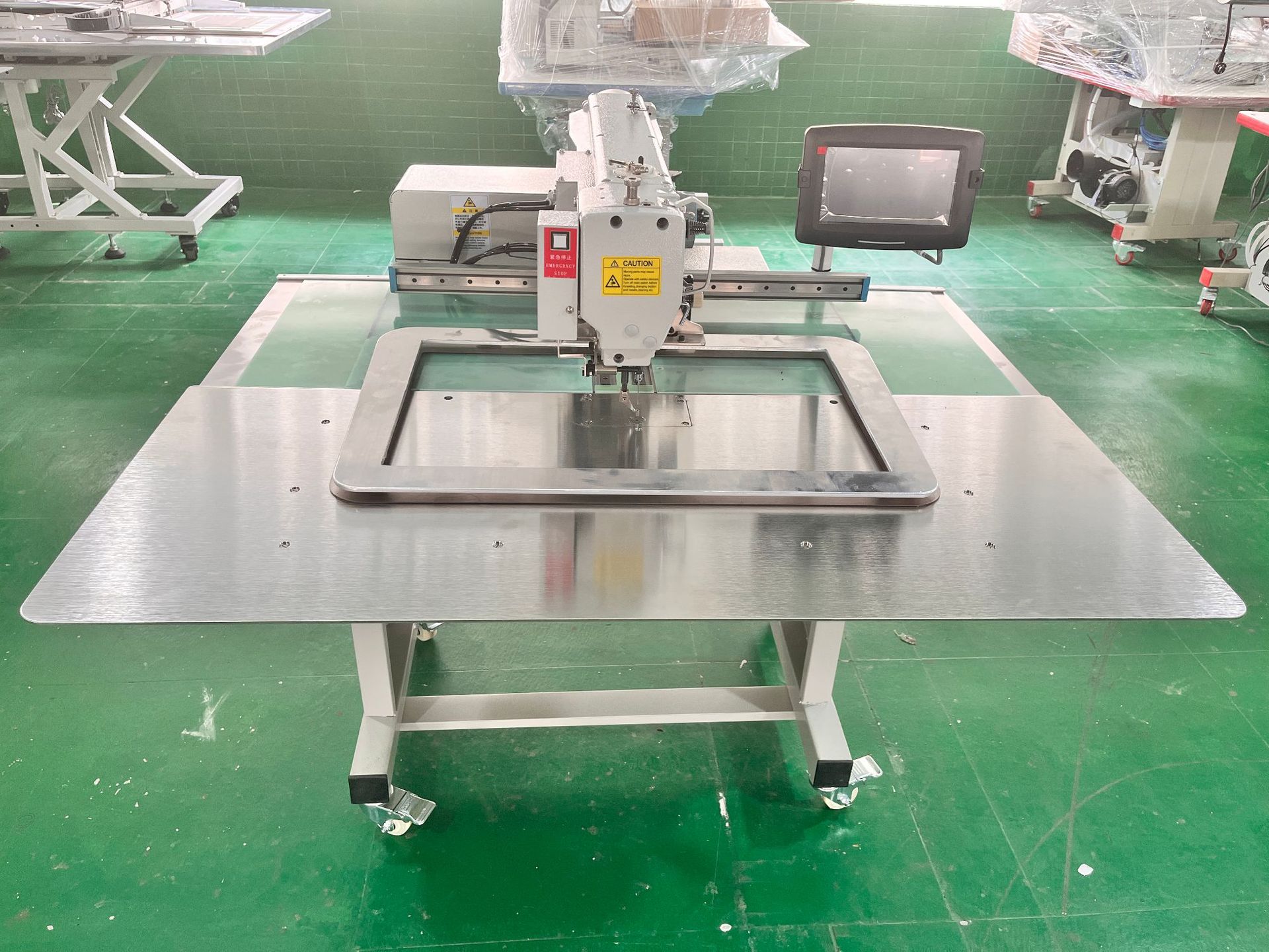 Máquina de patrones de computadora de la marca LVBU insignia de cuero marca registrada máquina de patrones máquina de coser industrial