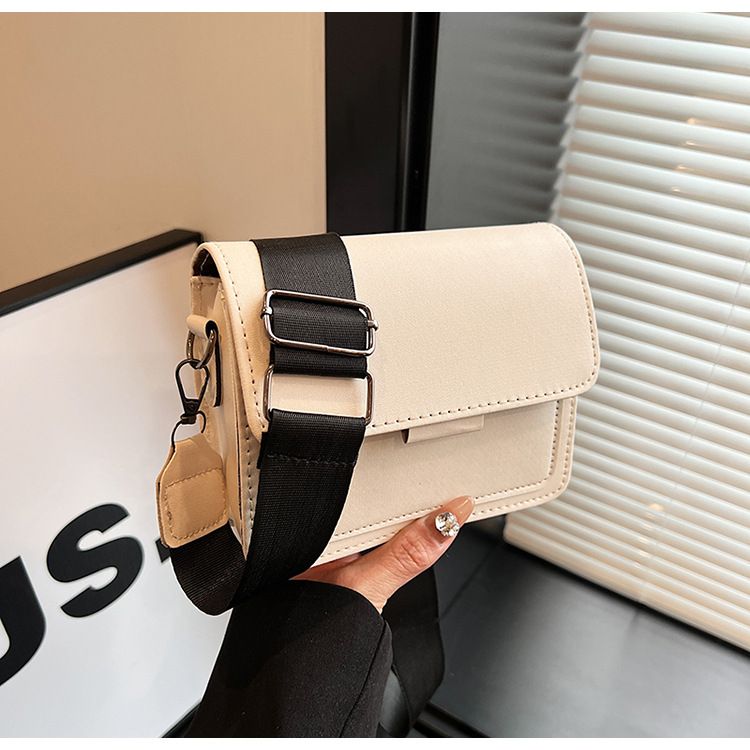 198g Weight Synthetic Leather Lining Material Sewing Thread Fashion Element Flip Cover Closure Type Single Shoulder Strap Strap Type Square Bag Bags Type Casual Occasion Pu Leather Material Solid Color Pattern All Seasons Season Women's Gender Classic Style Style Square Shape Women's Pu Leather Solid Color Classic Style Sewing Thread Square Flip Cover Square Bag 35