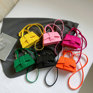 �����e�������Ů2025�＾�¿�r��б����n���r�GŮ���ճ�ͨ�ڰ�