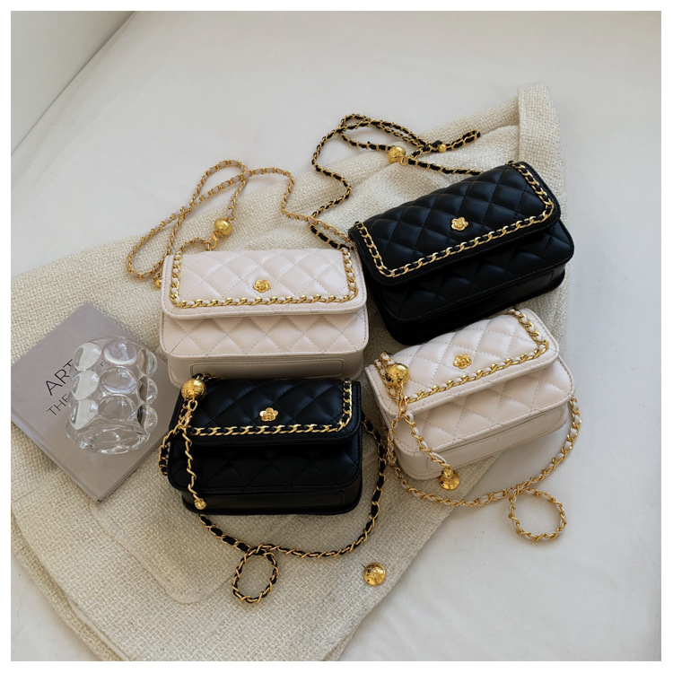 New Fashion Messenger Rhombus Chain Small Square Solid Color Bag display picture 5