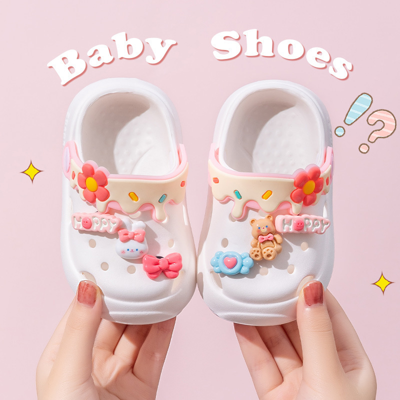 Children's Croc Shoes 2025 Summer Outdoor Wear Girls' Soft Sole Non-Slip Beach Clogs Cartoon Girls' Sandals Children's Croc Shoes 2025 Summer Outdoor Wear Girls' Soft Sole Non-Slip Beach Clogs Cartoon Girls' Sandals