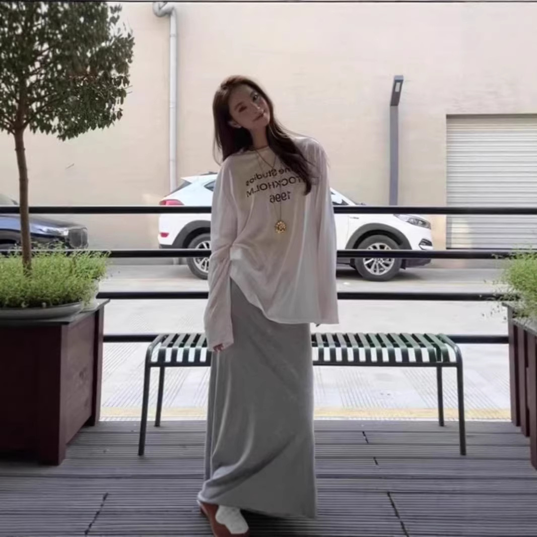 Korean style early spring thin letter long-sleeved T-shirt, loose, casual, versatile, and comfortable summer sun protection cover-up top for women.