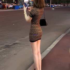 新款秋经典老花针织连衣裙图案修身气质名媛显瘦弹力减龄中长短裙