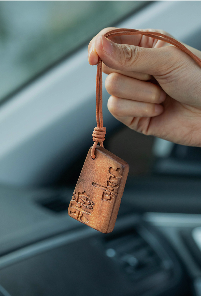 Walnut Wood Peace Sign Car Pendant with a High-End Feel, Female Car Hanging Ornament, Rearview Mirror Car Pendant Gift