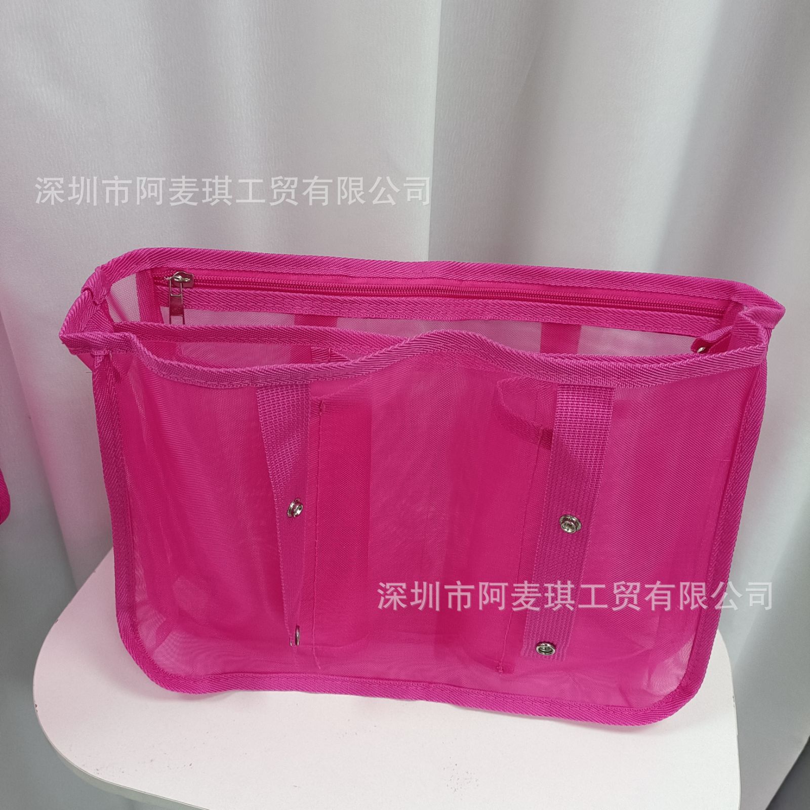 미디엄 로즈 레드