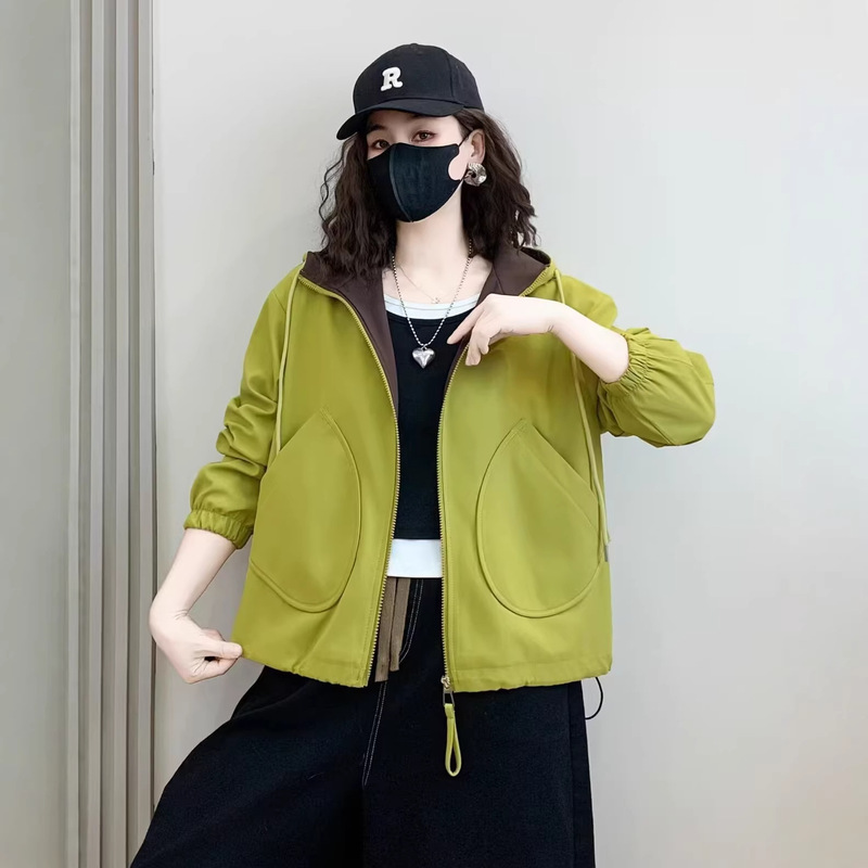 High-End, Super Stylish Early Spring Casual Hooded Short Jacket for Women, New Loose Fit Versatile Slimming Jacket for Spring and Autumn