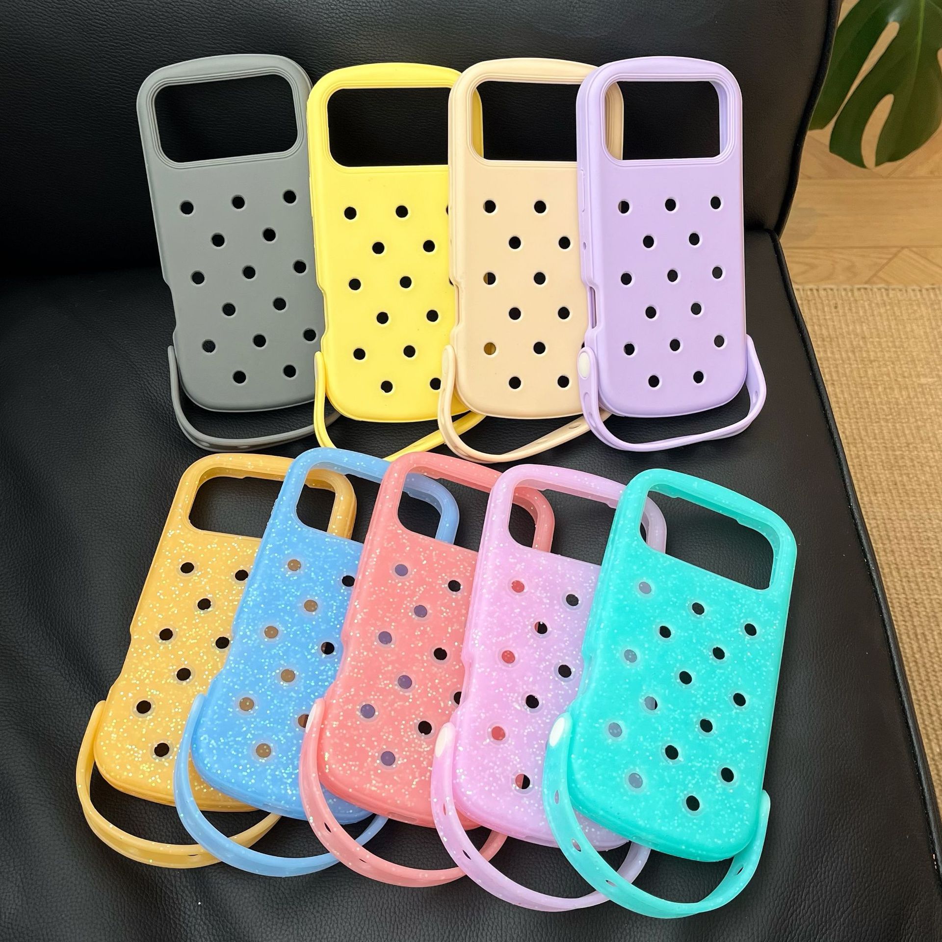 Aplicable para iPhone17ProMax zapatillas agujero agujero estuche de teléfono celular disipación de calor silicona protector a prueba de caídas Apple 17Pro