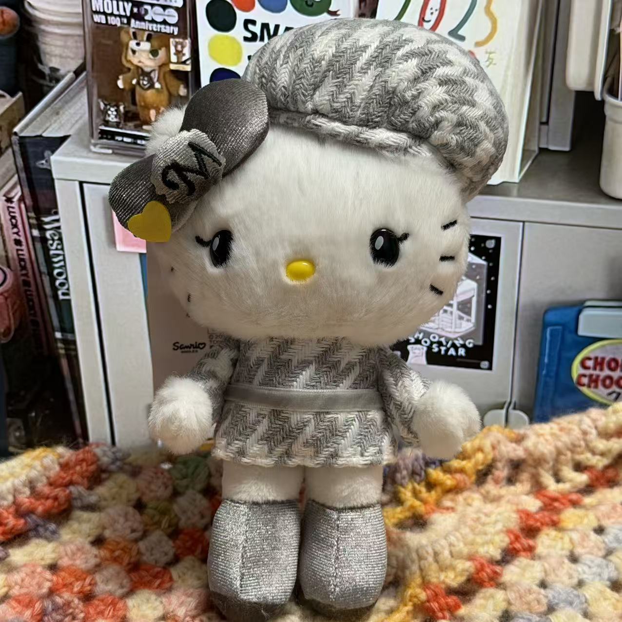 黒麦わら帽子キティ帽子ベビーペンダントラブバックル人形人形かわいいヘップバーンスタイルペンダントキーホルダー