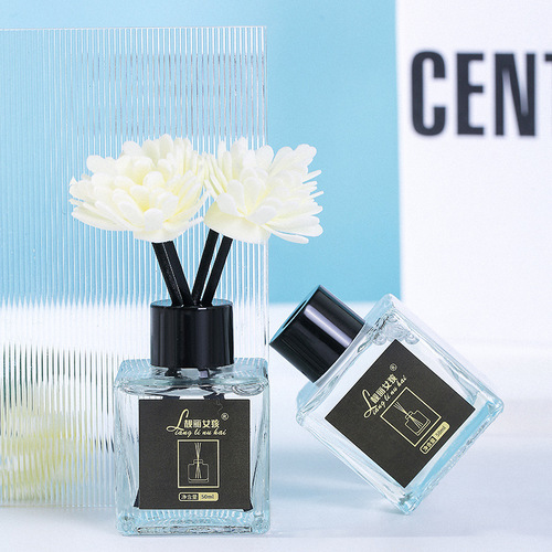 Aromatherapy Indoor Car Fireless Aromatherapy Essential Oil Perfume Long-lasting Deodorization and Fragrance Manufacturer Wholesale Delivery