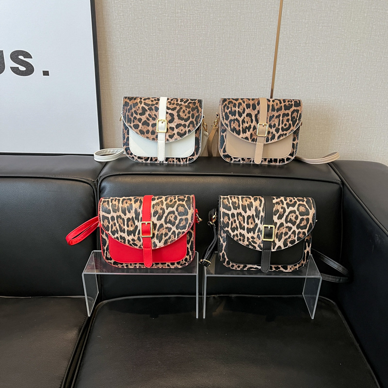 2025 nuevo diseño de nicho de personalidad estilo coreano silla de moda temperamento leopardo damas un hombro inclinado bolso inferior
