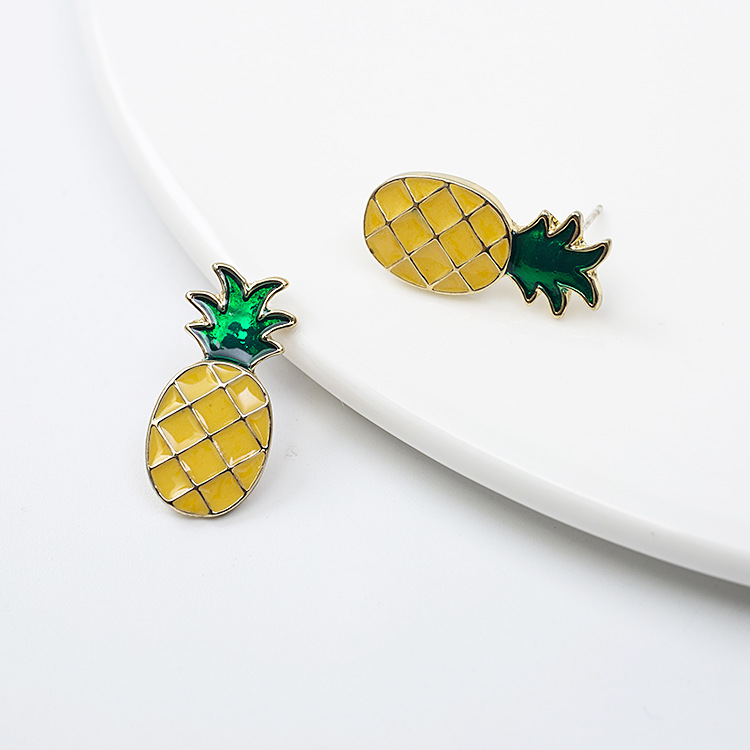 Pendientes Pequeños De Fruta De Dibujos Animados Pendientes De Piña De Moda display picture 3