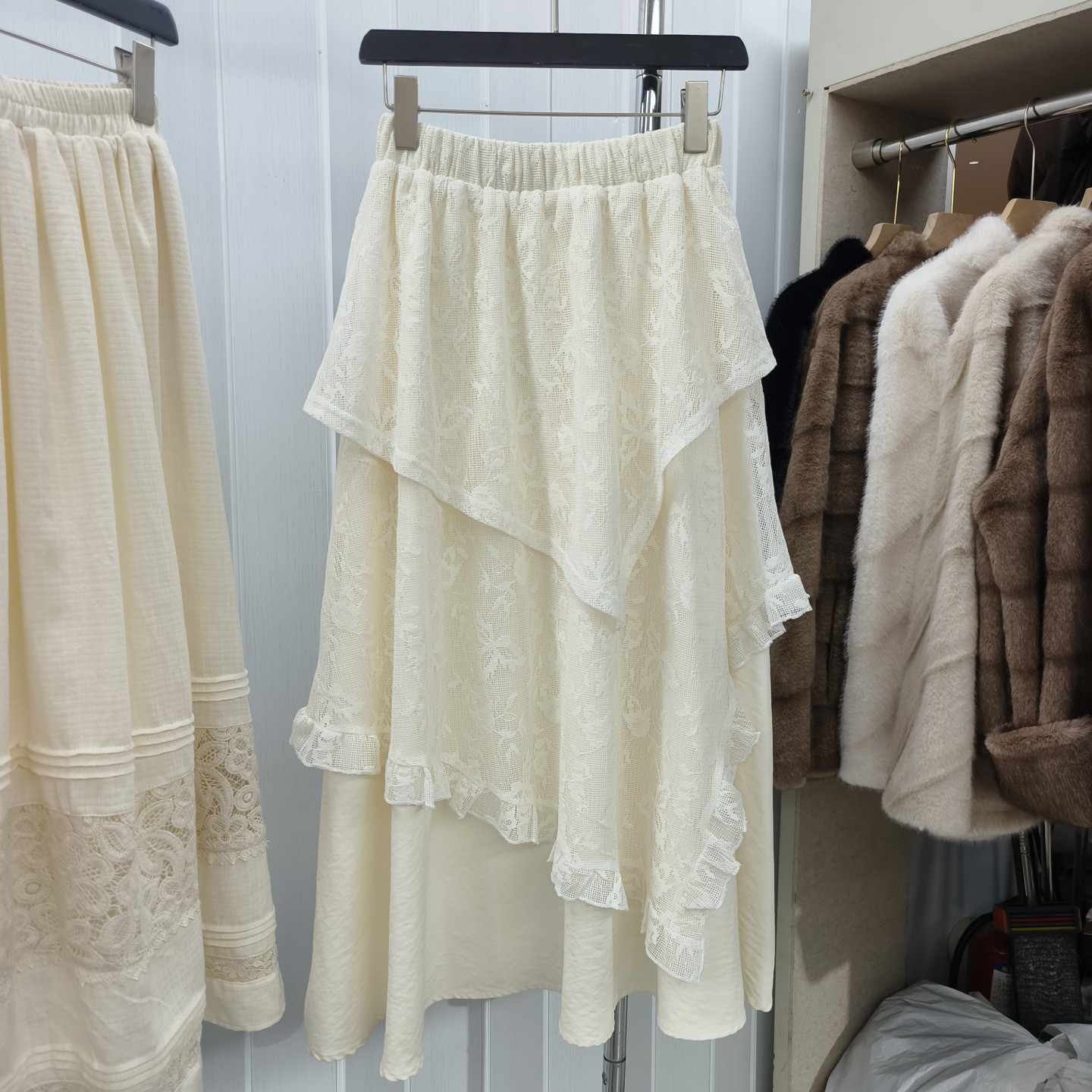 Spring and Autumn Elastic Waist Age-Reducing Artistic Lace Splicing A-Line Apricot Skirt Forest Style Irregular Skirt