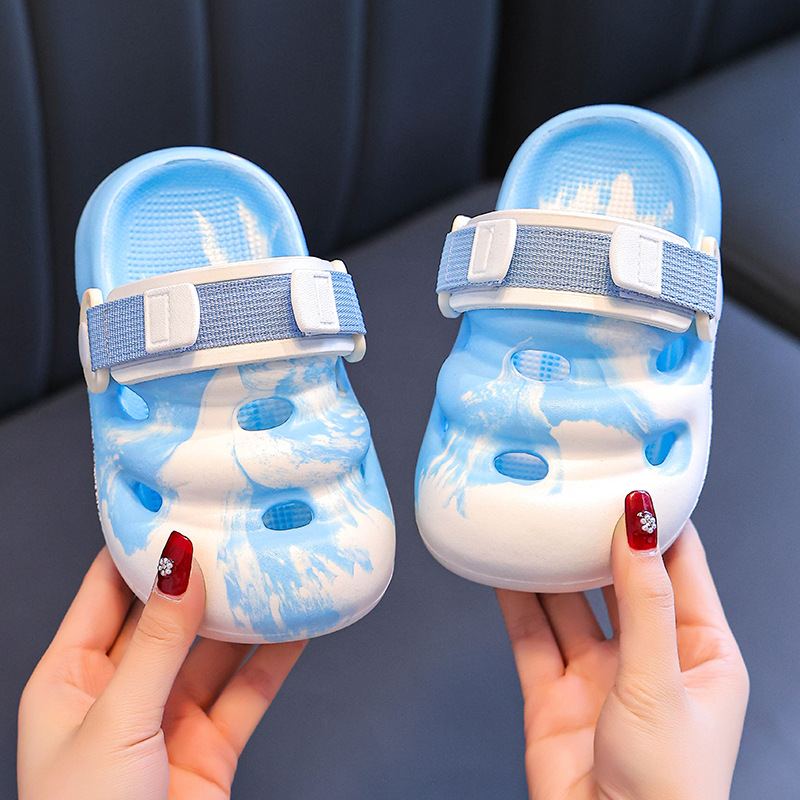 Zapatillas para niños de verano para niños pequeños y medianos bebés interiores con suela suave antideslizante para niños pequeños zapatos de agujero camuflados