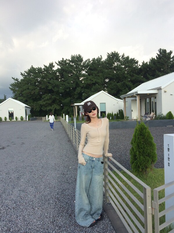 SUNONEONE 亨利扣修身显瘦长袖打底T恤女秋2025新款圆领薄款上衣|undefined