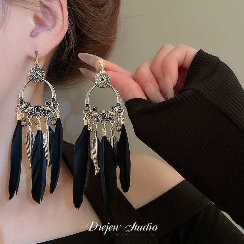 Pendientes de perlas de cristal de diamante de aguja de plata pendientes largos de lujo de Luz Retro europeo y americano pendientes dulces frescos de alto grado para mujeres