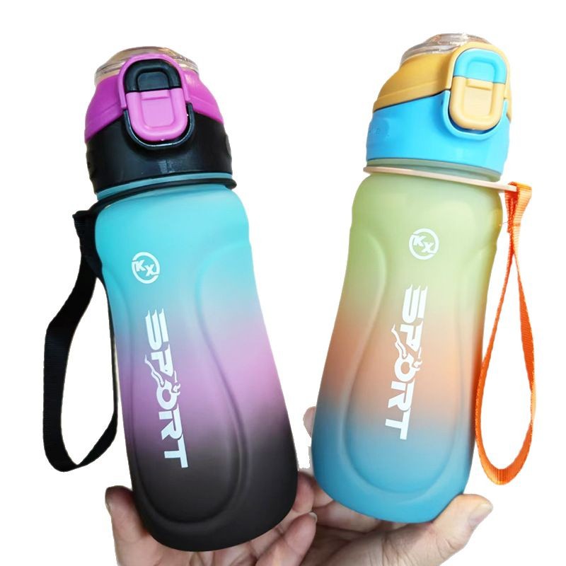 Moda transfronteriza gradiente nuevo tipo de taza de agua un botón tapa elástica doble bebida multifuncional para estudiantes masculinos y femeninos taza de plástico portátil al aire libre